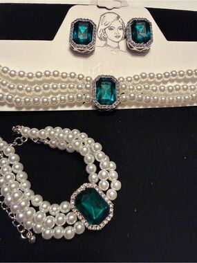 Pearl Multi-Strand Bracelet & Earring Set with Emerald Green Crystal Accent